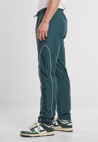 Urban Classics Свободный крой Штаны в Зеленый