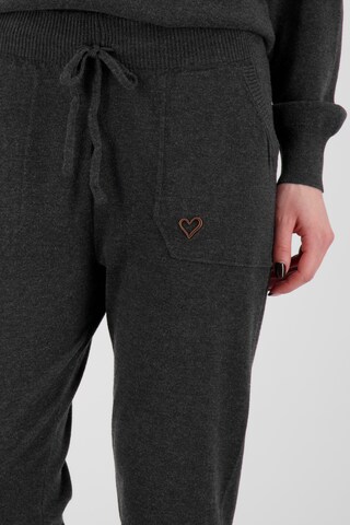 regular Pantaloni 'WilmaAK' di Alife and Kickin in nero