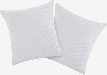 andas Pillow in White: front