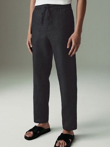 Next Regular Hose in Schwarz: Vorderseite