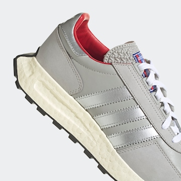 Baskets basses 'Retropy E5' ADIDAS ORIGINALS en gris