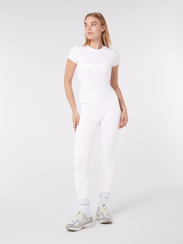 YO-GAYA Sporttop 'Short Sleeve Top' in Wit