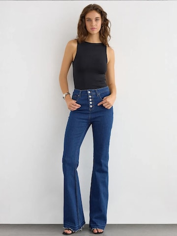 Hiccup Top in Schwarz