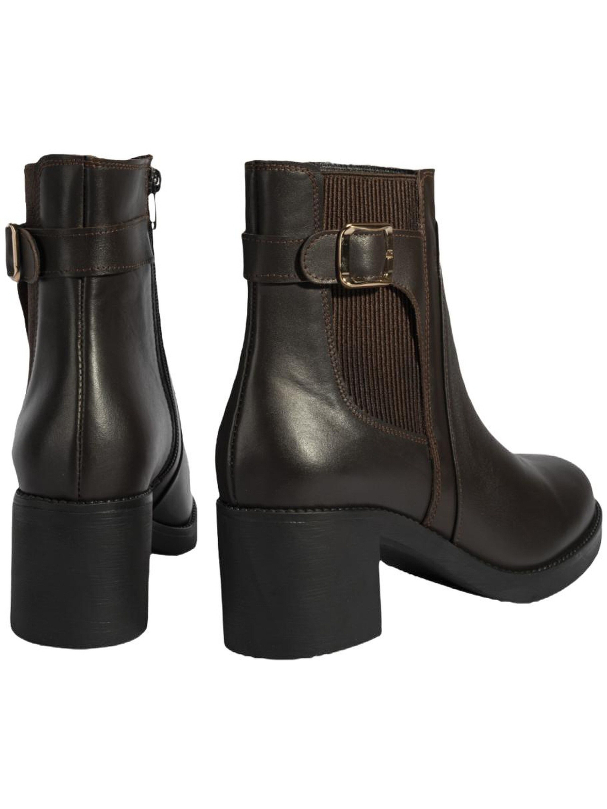 Desa Boots in Brown