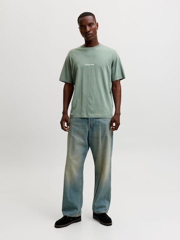 JACK & JONES T-shirt 'JORNORREBRO' i grön