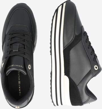 TOMMY HILFIGER Sneaker in Schwarz