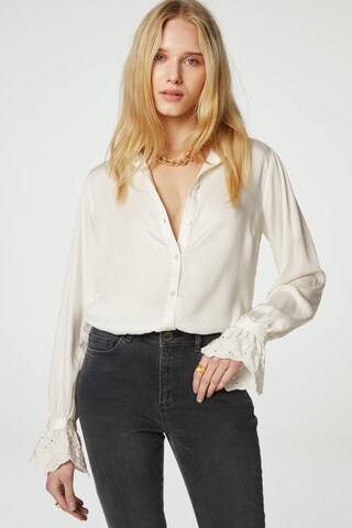 Fabienne Chapot Blouse in White: front