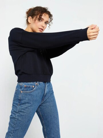 Sweat-shirt Tommy Life en bleu