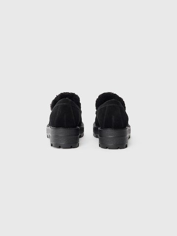 GUESS - Zapatillas 'Yanikay' en negro