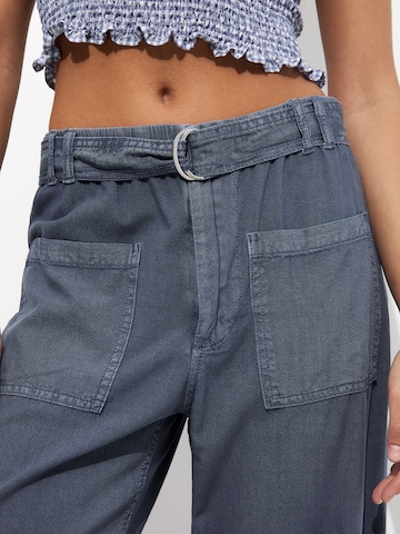 Pull&Bear Normální Kalhoty – modrá
