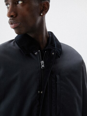 Veste mi-saison Pull&Bear en noir