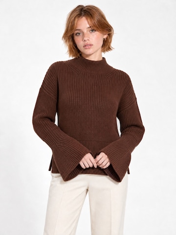 RYVAN Svetr 'Pullover' – hnědá: přední strana
