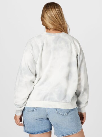 Levi's® Plus Sweatshirt 'Vintage Raglan Crew' in Weiß