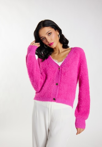 Geacă tricotată de la faina pe roz