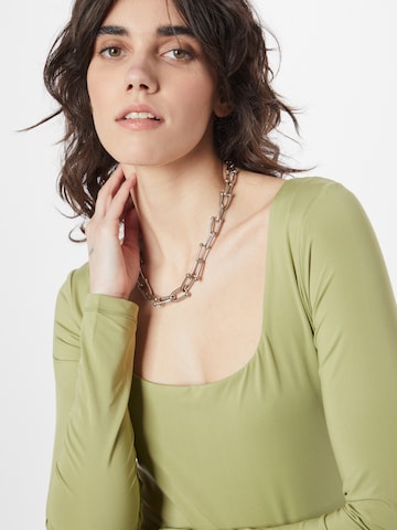 Cotton On - Camiseta en verde