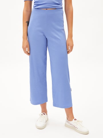 ARMEDANGELS Wide leg Broek ' NIAAN ' in Blauw: voorkant