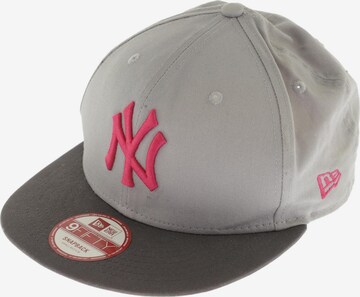 NEW ERA Hat & Cap in S in Grey: front