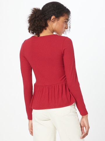 ABOUT YOU Shirt 'Fee' in Rood