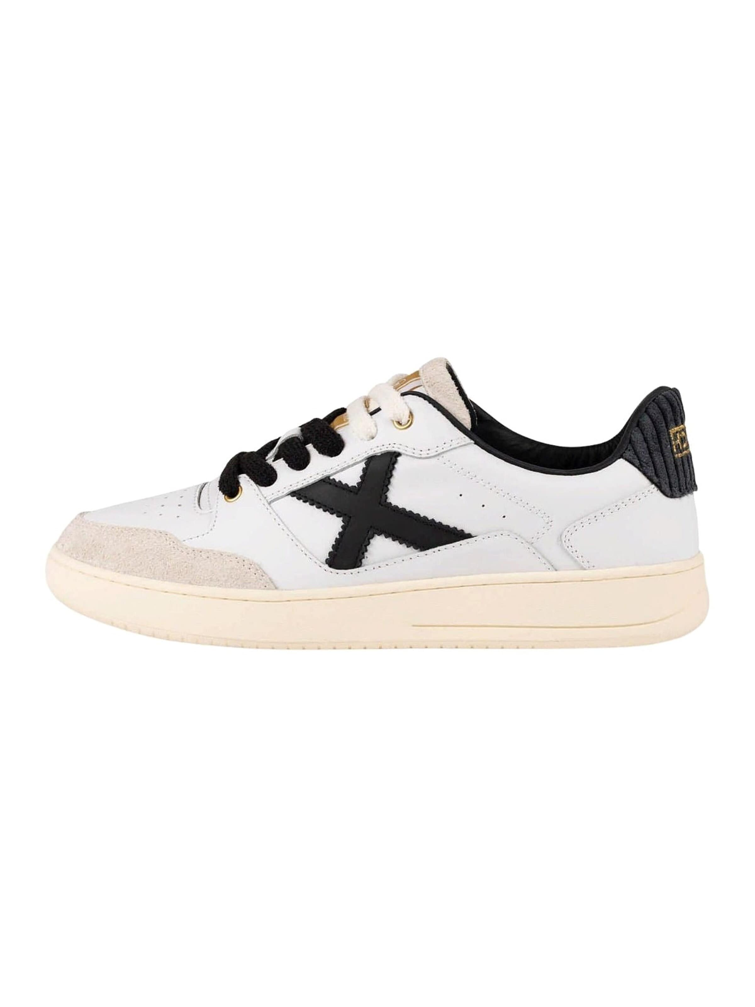 Sneaker bassa '120' di MUNICH in bianco: frontale