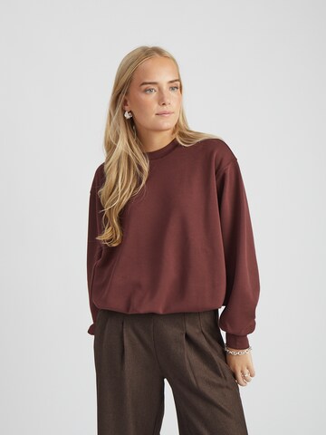 Peppercorn Sweatshirt 'Sinna' in Bruin