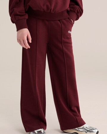Regular Pantaloni de la WE Fashion pe roșu: față