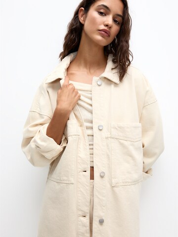 Pull&Bear Jacke in Beige