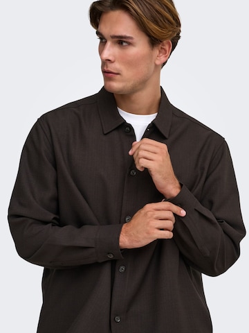 Fit confort Chemise business 'ONSHansi' Only & Sons en marron