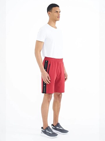Tommy Life Loose fit Trousers in Red