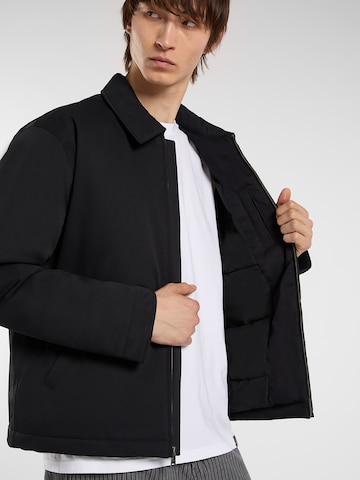 Geacă de primăvară-toamnă 'Eisenhower' de la DICKIES pe negru