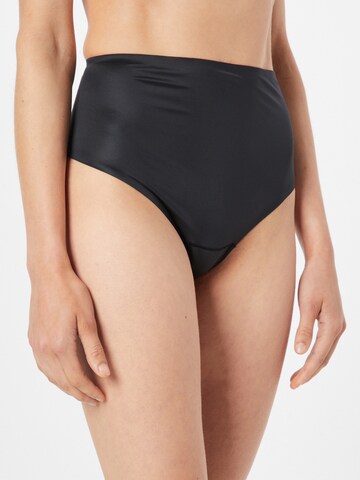 Slip scultant SPANX en noir : devant