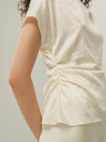 Lilysilk Blouse 'Sakura-Jacquard-Seiden-Top' in Wit