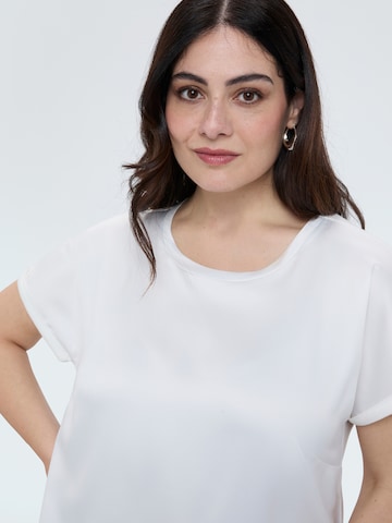 Top di Fiorella Rubino in bianco