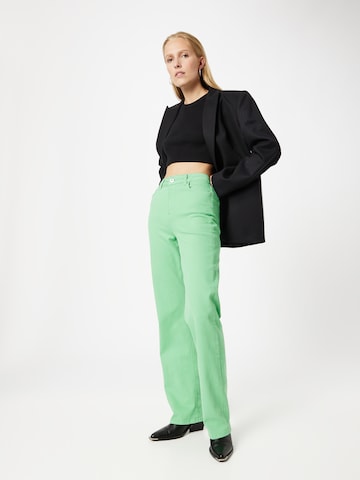 PIECES Regular Jeans 'HOLLY' in Groen