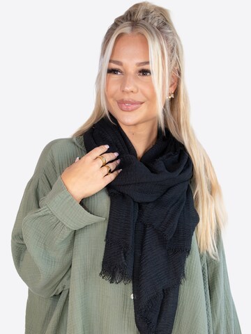 Seasons of April Schal 'Isabella in Schwarz: Vorderseite