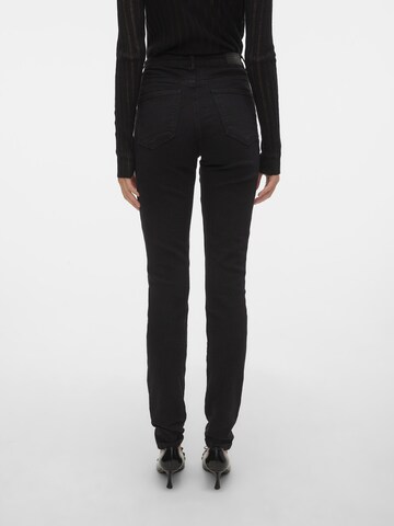 Coupe slim Jean 'JUNE' VERO MODA en noir