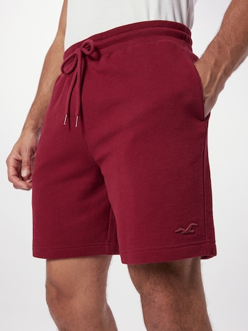 Regular Pantaloni de la HOLLISTER pe roșu