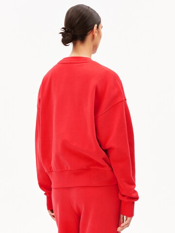 Sweat-shirt ARMEDANGELS en rouge