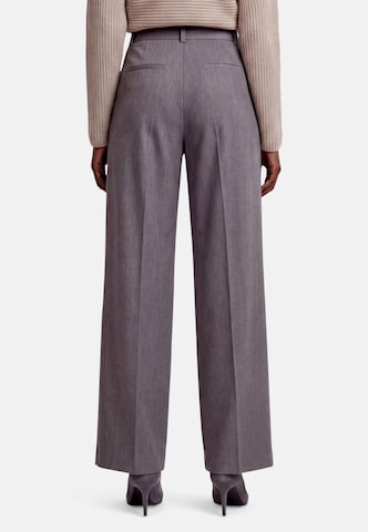 regular Pantaloni con pieghe di zero in grigio