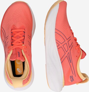 Sneaker de alergat 'Nimbus 25' de la ASICS pe portocaliu