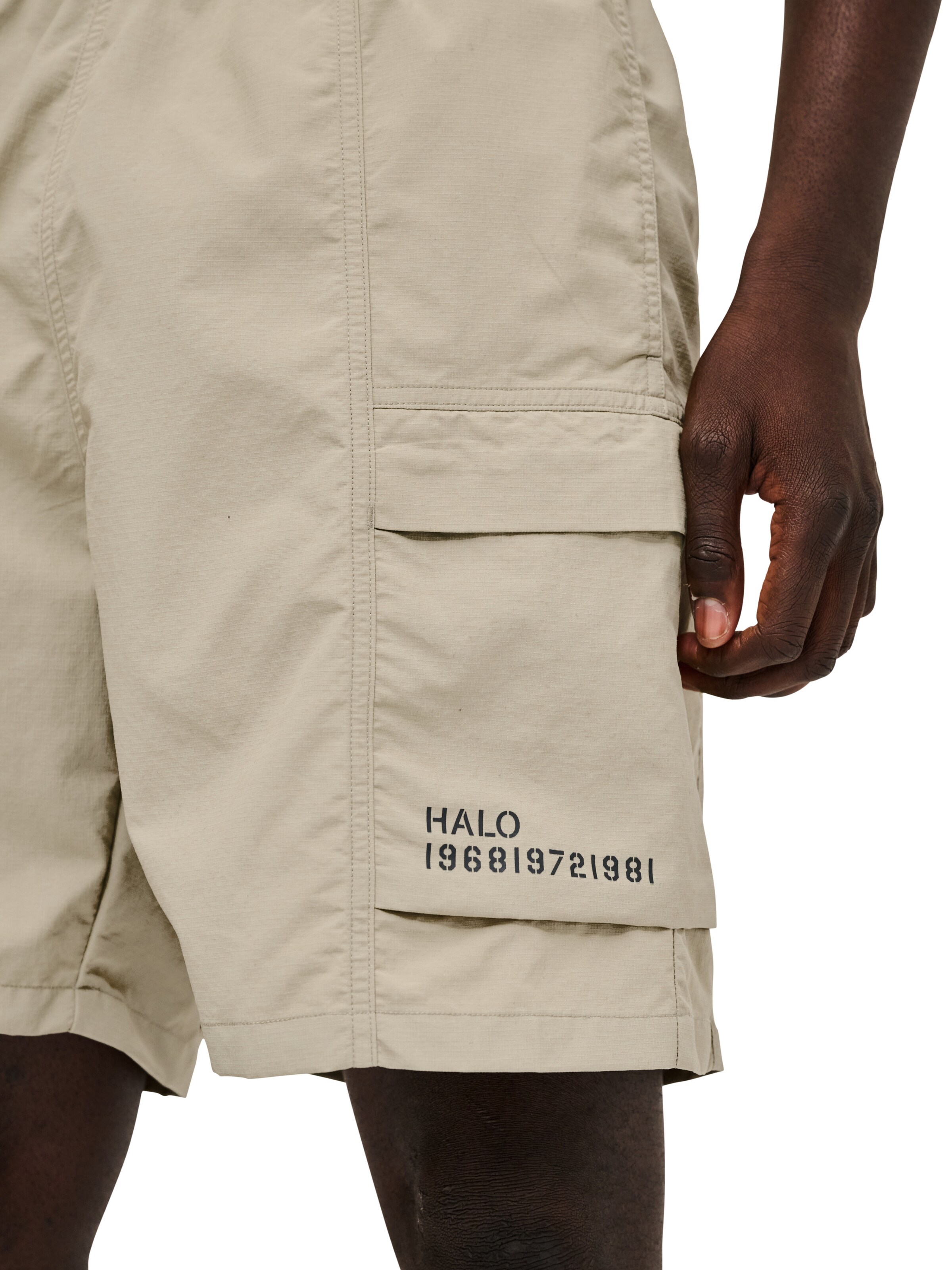 HALO Regular Cargo Pants in Beige
