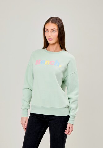 BENCH Sweatshirt in Green: front