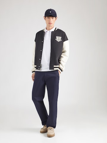 T-Shirt 'ESSENTIAL' GUESS en blanc