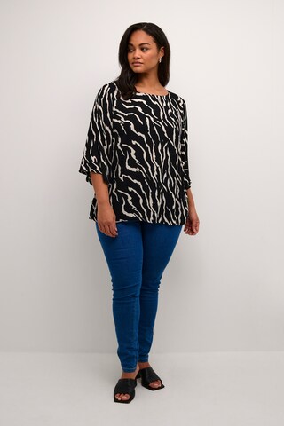 KAFFE CURVE - Blusa 'Ami' en negro