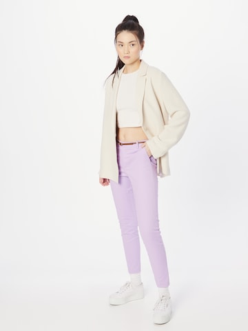 Coupe slim Pantalon chino 'Days' b.young en violet