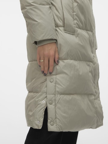 Manteau d’hiver 'Erica Holly' VERO MODA en vert