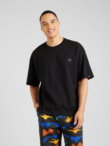 ALPHA INDUSTRIES T-shirt 'Essentials' i svart: framsida