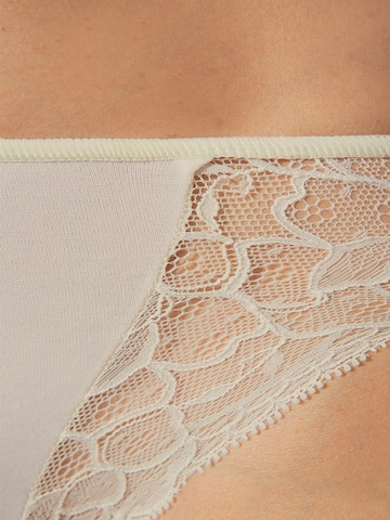 Panty 'Naia soy fiber mid waist panty' di zd ZERO DEFECTS in bianco