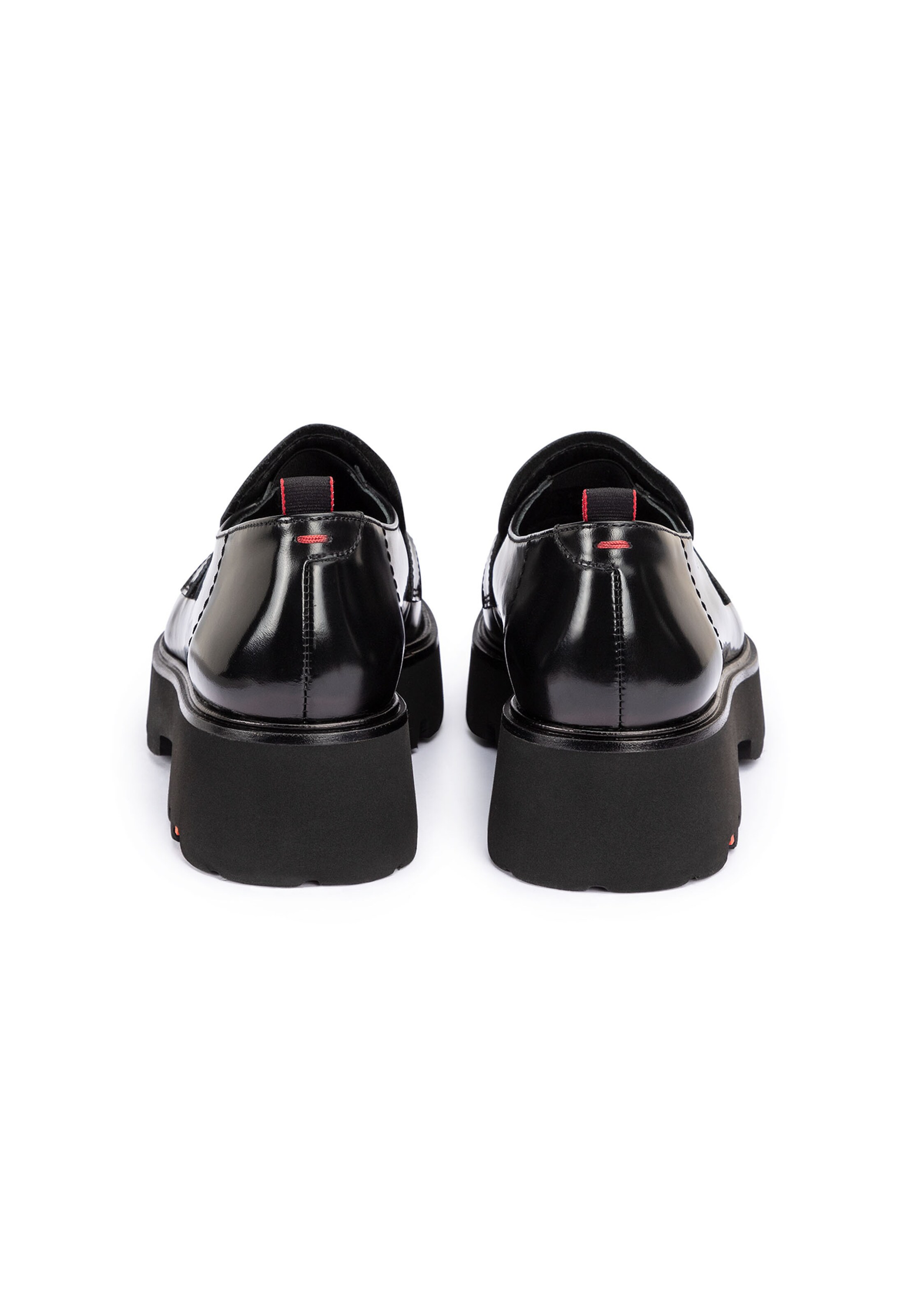 LLOYD Classic Flats in Black