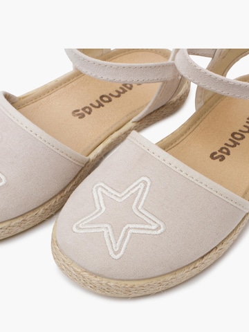 Pisamonas Sandale‌‌‌‌‌‌‌‌ in Beige