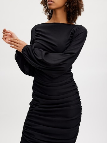 Gestuz - Vestido de cocktail 'Rifa' em preto